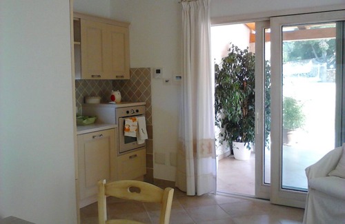 Baja Sardinia Maison | Appartement indépendant dans la campagne, vue sur la mer, la nouvelle construction