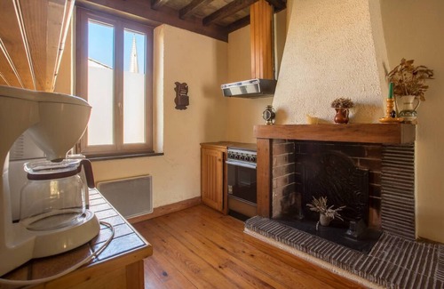 Mirepoix Maison | Appartement indépendant pour 4 a 5 personnes, en centre ville et tres calme.