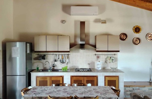 San Vito Chietino Cottage | Ferme à la campagne près de la mer.