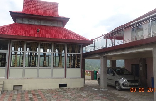 Shimla Maison | Étage indépendant près de l'aéroport de Shimla avec vue naturelle