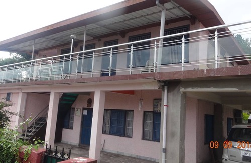 Shimla Maison | Étage indépendant près de l'aéroport de Shimla avec vue naturelle