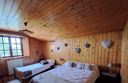Montaigut-le-Blanc Cottage | Gîte du cerisier indépendant avec jardin jusqu'à 8 personnes proche Besse .
