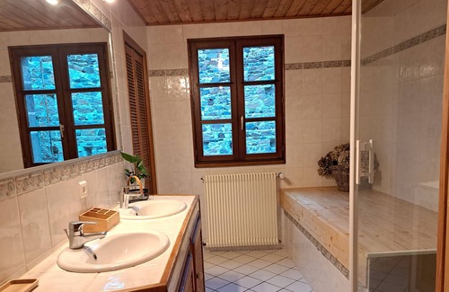 Montaigut-le-Blanc Cottage | Gîte du cerisier indépendant avec jardin jusqu'à 8 personnes proche Besse .