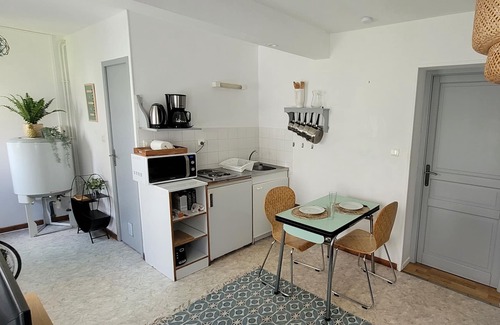 Neris-les-Bains Cabine | ♥ INDÉPENDANT-QUARTIER CALME-JARDIN-dormiraneris ♥