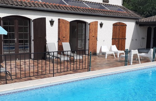 Chauzon Maison | Gîte indépendant calme avec piscine chauffée en sud Ardèche pour 6/7 personnes