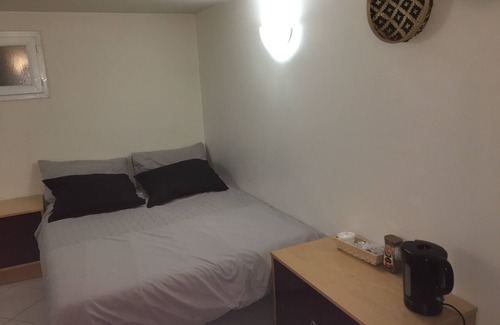 Bry-sur-Marne Maison | Studio indépendant à BRY sur Marne, entre PARIS et DISNEYLAND pour 3 personnes