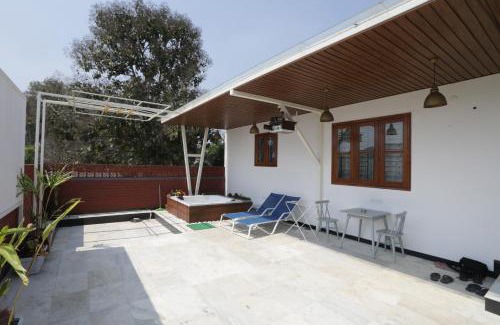 Denkanikota Maison | Indigo - 1BHK Villa Jacuzzi Restohome