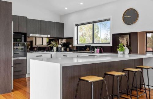 Vincentia Maison | Indigo Views - renovated Vincentia beach house