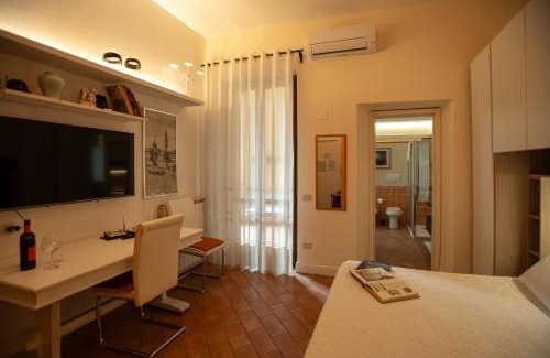 Isolotto Appartement | Indipendent Studio Apartment with Terrace - Parking