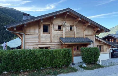 Les Contamines-Montjoie Chalet De Ski | Individual chalet for up to 12 people maximum