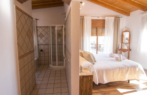 Subirats Villa | Indoor AND outdoor pools, Sauna, Gym, Games Area