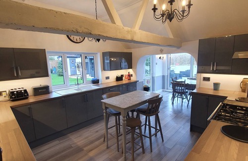 Blaisdon Maison | Magnifique maison Riverside avec piscine intérieure chauffée, bain à remous, salle de jeux.