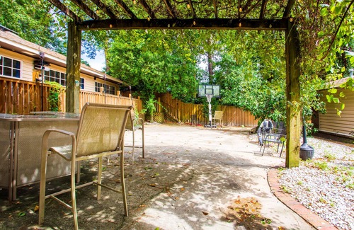 Valdosta Maison | Indoor Pool, gym, studio, hot tub, pool table, chefs kitchen, outdoor grilling