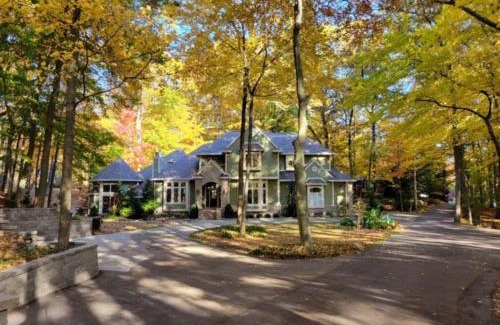 Norton Shores Maison | Indoor Pool near Grand Haven with Lake Michigan Beach!