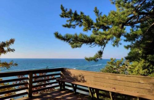 Norton Shores Maison | Indoor Pool near Grand Haven with Lake Michigan Beach!