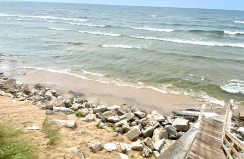 Norton Shores Maison | Indoor Pool near Grand Haven with Lake Michigan Beach!