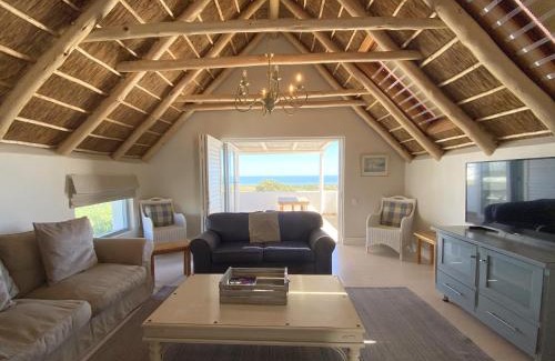 Paternoster Maison | Induku