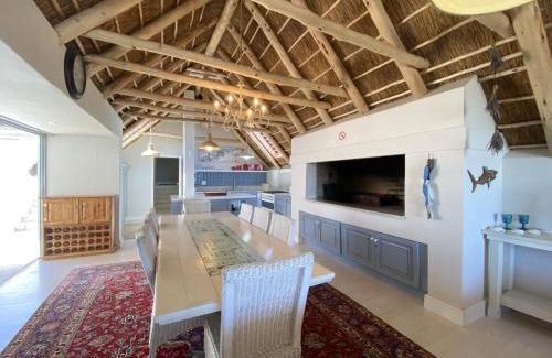 Paternoster Maison | Induku