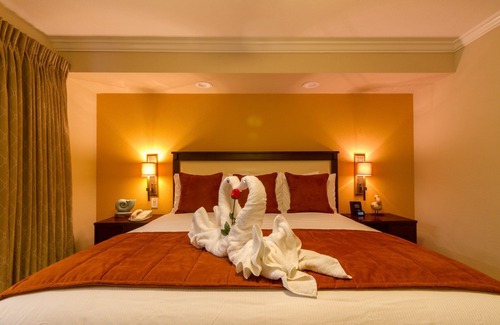 Coronado Station Balnéaire | Indulge in Paradise at Coronado Beach Resort. Steps away from Coronado Del Beach