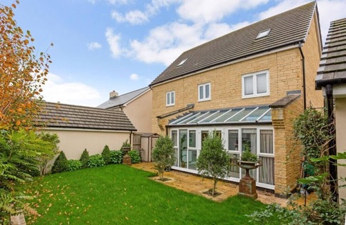 Corsham Maison | Indulge in Ultimate Luxury! Unbelievable House Rental Near Bath