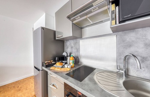 Saint-Mande Appartement | Industrial apartment in charming Saint-Mandé with Balcony and WiFi Near Metro 1