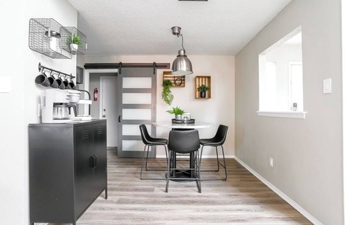 Raintree Maison | Industrial Chic South Lubbock 3/2