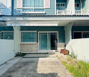 Bang Kaeo Villa | Indy2 Bangna km7 By koii