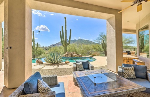 Black Mountain Shadows Maison | Infinity Pool: Stunning Home in Cave Creek!