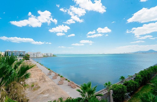 Les Berges du Lac Appartement | Infinity View: Spacious 3 bd with Lake View