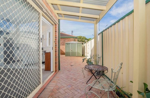 Mayfield Maison | Ingall Hearth Cosy Comfort near Newcastle Beach