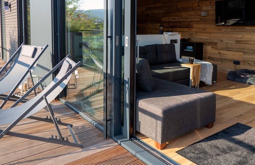 Ortsmitte Maison | INGE in will-INGE-n, vacation home with pool