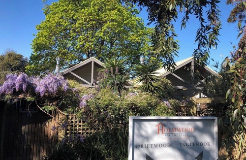 Cowes Maison | Inglenook Spa Cottage for Two