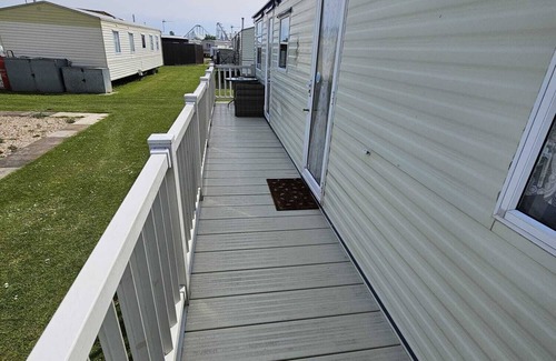 Ingoldmells Chalet De Ski | The Hive on The Chase Ingoldmells