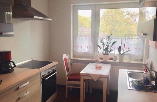 Thiede Appartement | Ingrids Ferienwohnung mit Balkon in Thiede nähe See