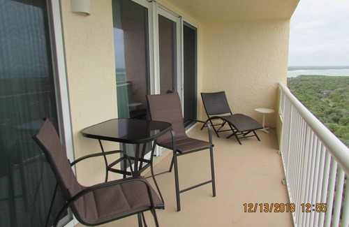 New Smyrna Beach Copropriété | Inlet #1104 Contemporary 2BD 2BTH with beautiful ocean views
