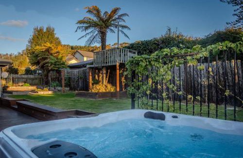 Lynmore Maison | Inn Lewis - Beside the Redwoods with Spa Pool