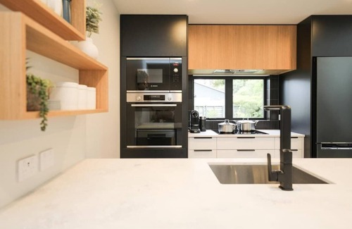 Rotorua Maison | Inn Sophia Summary: W