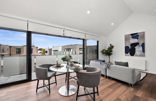 Geelong Maison | Inner City Convenience