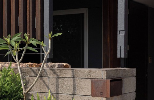 Spring Hill Maison | Inner City Haven Enviro-Luxury - with free Parking