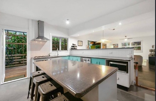 Annerley Maison | Inner City Oasis