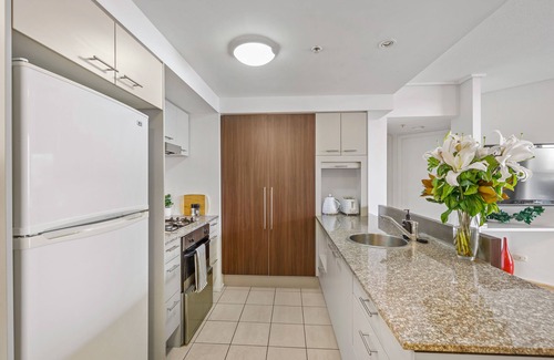 Brisbane Central Business District Appartement | Inner-City Vibes! 2Bed/1Bath/1Car/Pool/Balcony~CBD