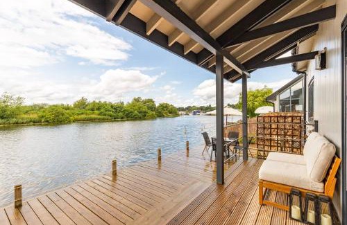 Brundall Maison | Innisfree House By Leap Escapes
