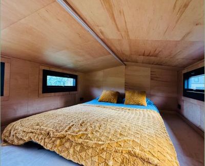 Hasselt Maison | Inova Guesthouse - Comfort Room with Private Bathroom and Access to Shared Facilities