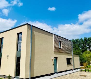 Hasselt Maison | Inova Guesthouse - Comfort Room with Private Bathroom and Access to Shared Facilities