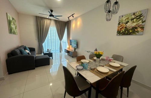 Mont Kiara Appartement | Inspirasi Mont Kiara 3 Rooms Balcony Free WIFI & Carpark By The Homez