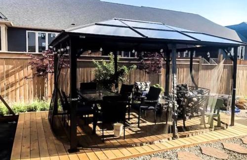 Niagara Falls Maison | Inspired Stay close to Niagara *4B & 2King Beds*