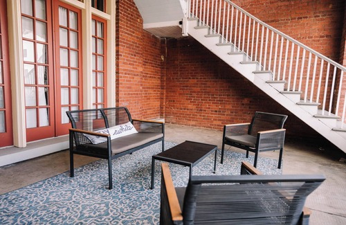 Danville Appartement | Insta-worthy 2Bd/1Ba Apt Steps from Downtown!