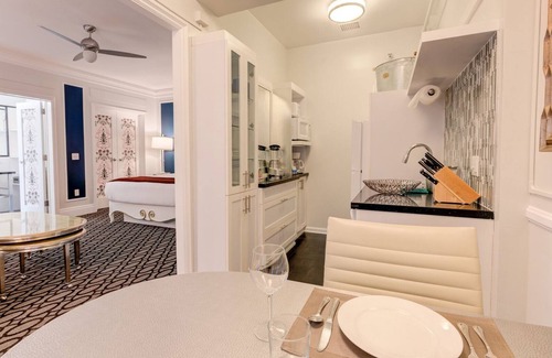 Park West Station Balnéaire | Instant Booking 30% off WorldMark Inn at the Park (Studio with King Bed)