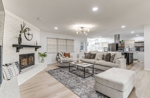 Oklahoma City Maison | Instaworthy Cozy House - near Lake Hefner, OKC