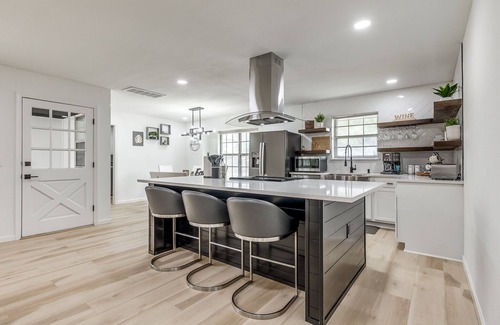 Oklahoma City Maison | Instaworthy Cozy House - near Lake Hefner, OKC